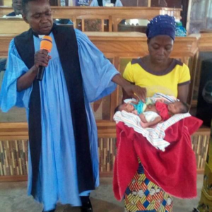 lady delivers conjoned baby
