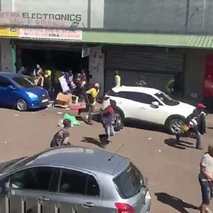South Africans Attack Pakistanis Loot Their Shops