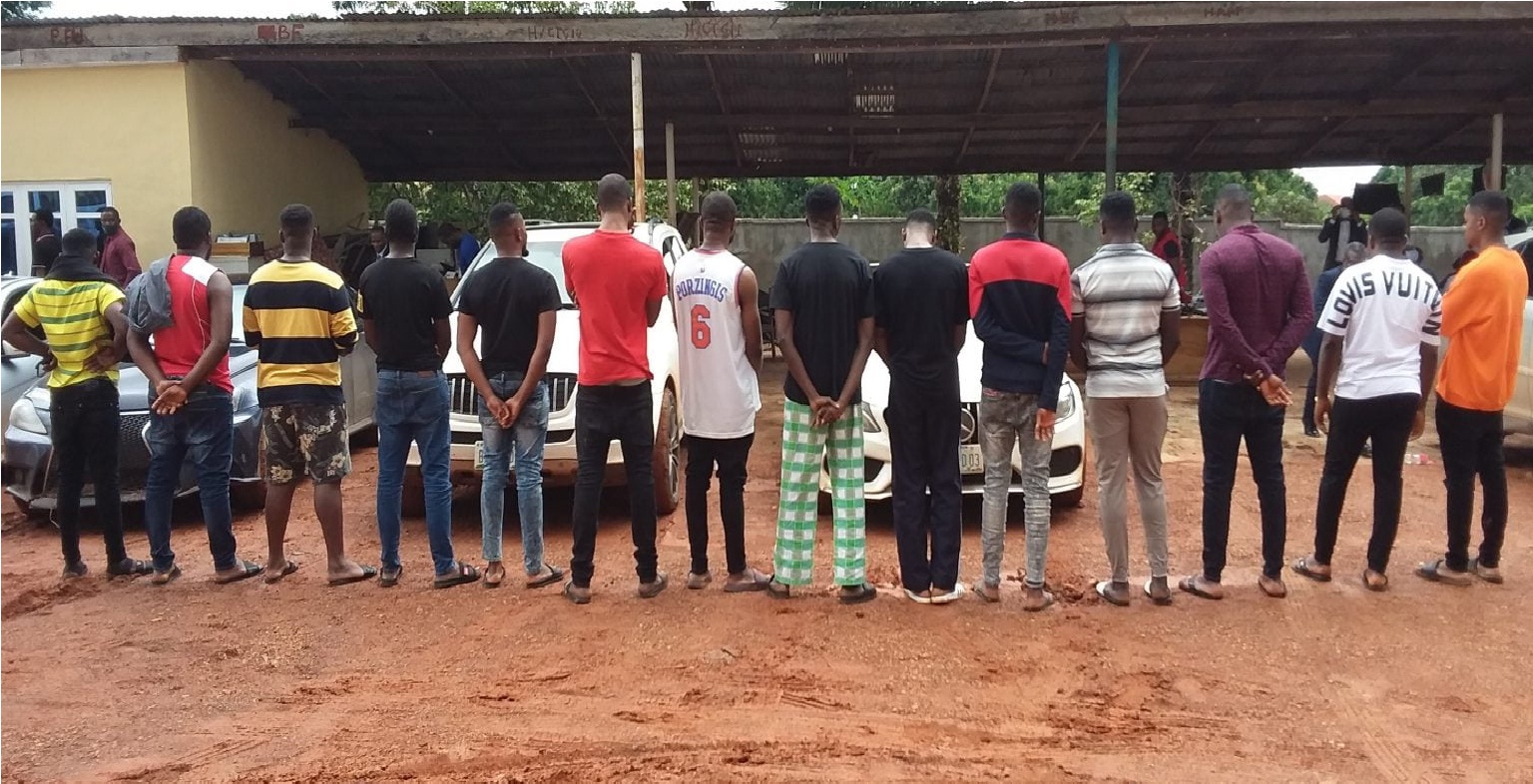 EFCC arrests yahoo boys in Anambra