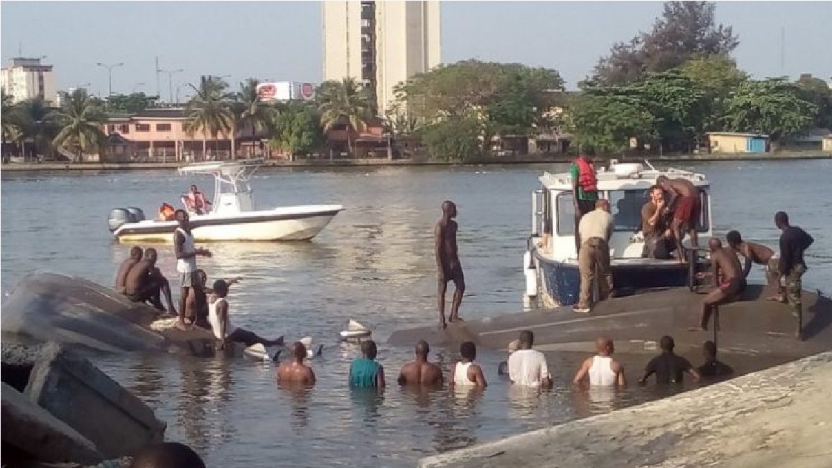Speed Boat Conveying INEC Staff, Election Material Capsized