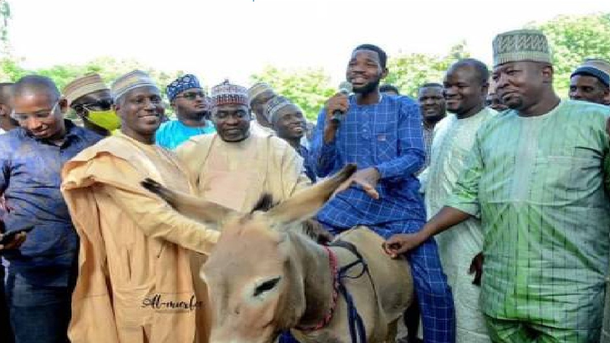 Ganduje’s aide empowers youth with Donkeys