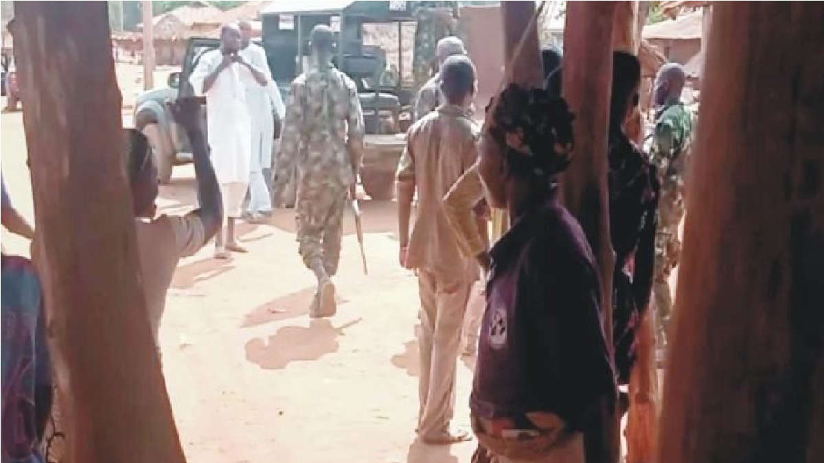 Soldiers escort Fulani herdsmen to Ogun communities, flog residents for rejecting herders