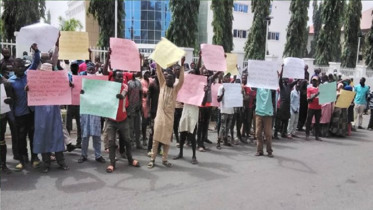 APC members protest in Abuja