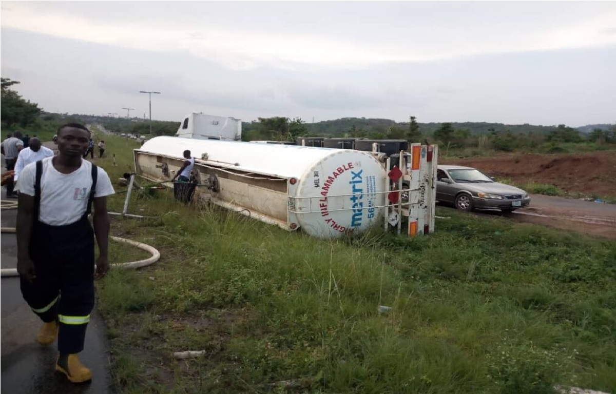 Fuel truck crashes along Ado-Ikere road in Ekiti