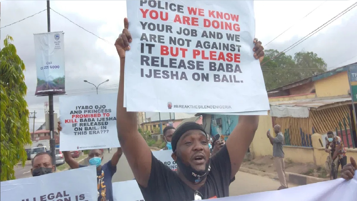Yomi Fabiyi leads protest in Lagos over Baba Ijesha’s detention