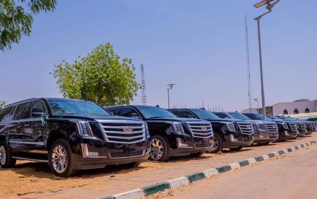 Matawalle distributes cars to emirs