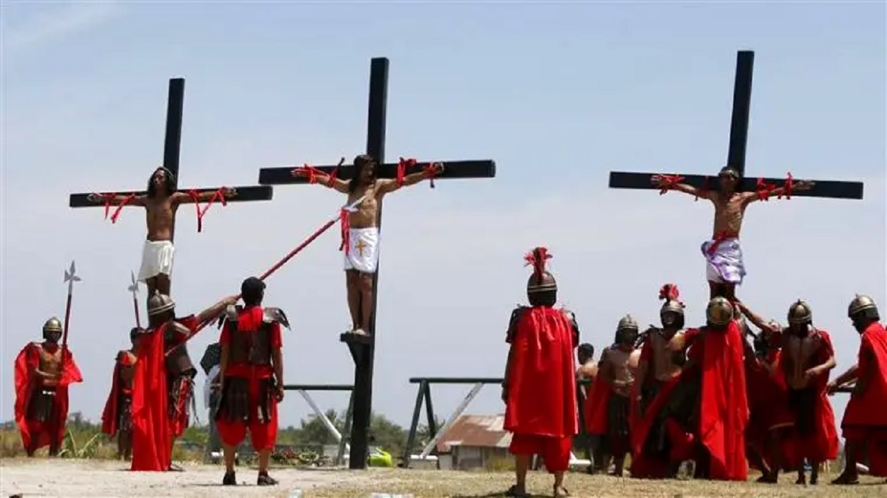 Varsity student slumps, dies acting Jesus crucifixion drama