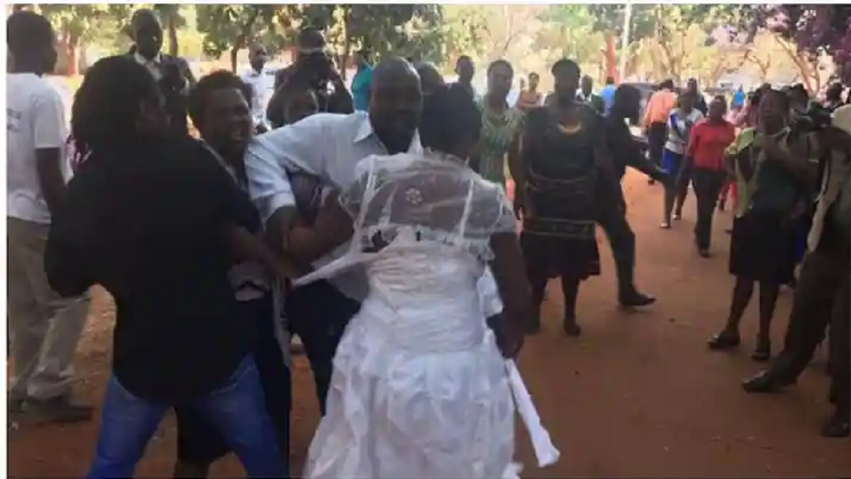 Bride slaps Mother-in-law